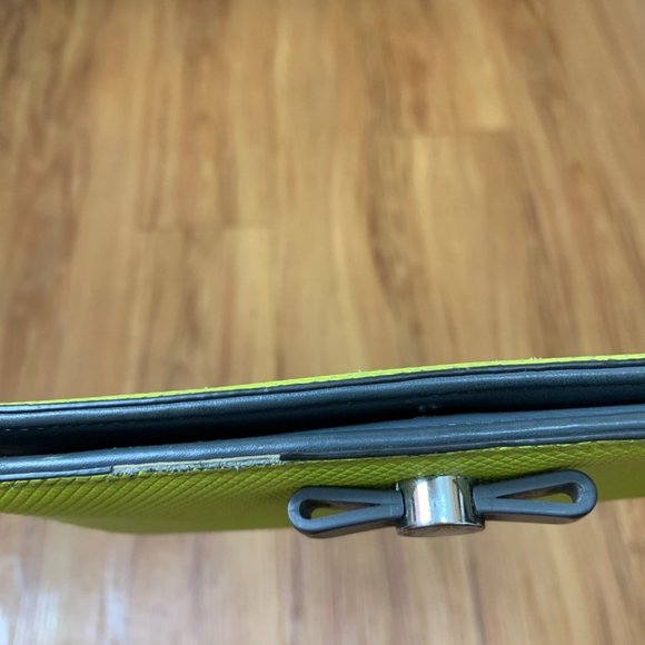 Marc Jacobs Sophisticato Bow Slim Snap Wallet - Picture 5 of 16